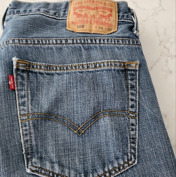 Levi's Other - Levi's 569 size 34x32